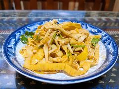 凉拌芭蕉花-蜗牛小馆醉乡民谣云南菜(惠新西里店)