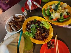 -东海岸人工湖美食村