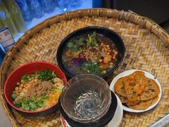 -爆炸头阿姨小四川正宗川味小吃(无任何分店)