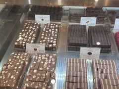 -VENCHI 闻绮(北京国贸商城店)