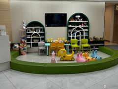 -瑞尔齿科(南京东路名人诊所)