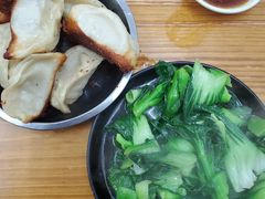 -黄阿姨锅贴大王(万航渡路店)