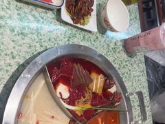 -肖婷姐大铁锅重庆火锅(南湖店)