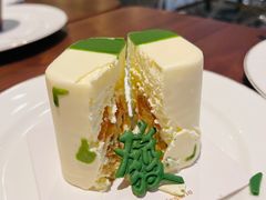 -Fridi Patisserie Cafe