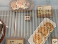 -SKROLL卡特司库·蛋糕定制·生吐司·司康(古北程家桥店)
