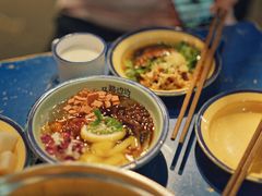 红糖冰粉-马路边边串串香(双井直营店)