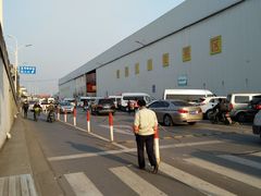 -上海市江桥批发市场经营管理有限公司-停车场