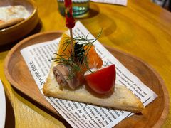 三文鱼蟹肉卷-tapas by dos cielos西班牙餐厅(重庆光环购物公园店)