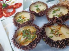 -三亚火车头万人海鲜广场