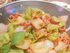 -老街烧烤大排档·地道湖北菜·龙虾馆(汉口火车站店)
