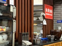 -遵义虾子张六羊肉粉(普陀路店)