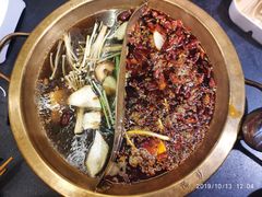 -沸炉重庆老火锅(军事博物馆店)