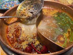 -洱火云南酸菜牛肉火锅(石景山当代商城店)