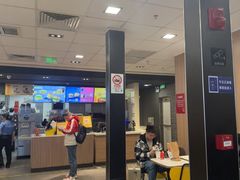 -麦当劳(上海虹桥站30B检票口楼上)