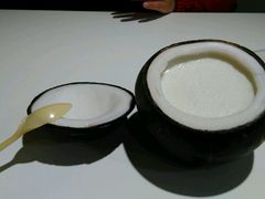 -志龙皇冠吃货椰子铺