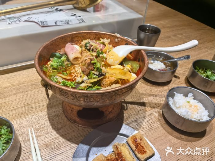 成都你六姐·牛肉冒菜(信泰中心商场店)图片