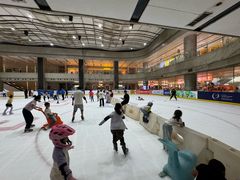 -冰堡国际溜冰场(观澜湖新城MHMALL店)