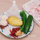 在家做猪蹄饭，卤一锅慢慢吃