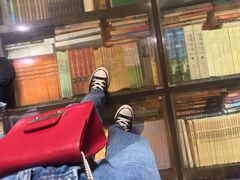 -钟书阁(松江泰晤士小镇店)