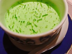 甘蔓牛油果奶冻-新荣记(南京西路店)