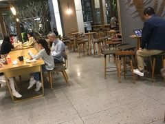 大堂-星巴克臻选(深圳龙华红山天虹店)