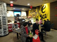 大堂-麦当劳(中山公园龙之梦店)