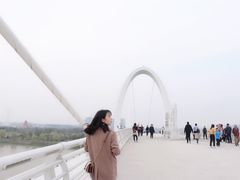 -南京眼步行桥