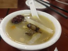 -鲁朗纳麦石锅鸡庄园
