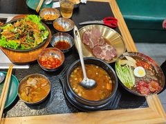 -臻牛烤肉