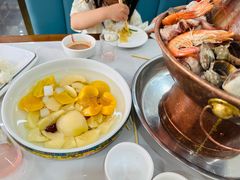 -一口猪海鲜浑锅·东北家常菜