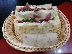 驴肉火烧-秦小龙驴肉火烧馆