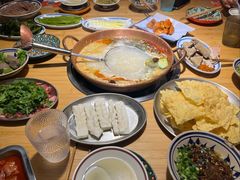 -洱火云南酸菜牛肉火锅(石景山当代商城店)