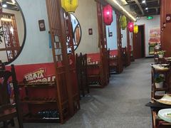 -乡土黄·鲜牛肉火锅·小龙虾(兴业街店)