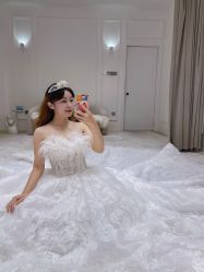 点击看大图 -Renee芮亦婚纱