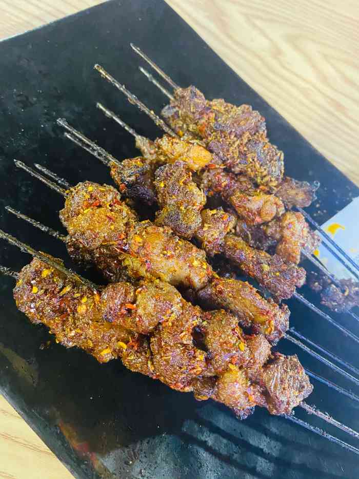 看了美食记录片节目推荐的三原焦亮烧烤一直很想来老店在更远的地方