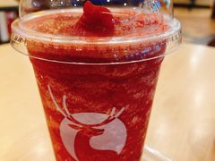 冰镇杨梅瑞纳冰-瑞幸咖啡(尚都国际店)