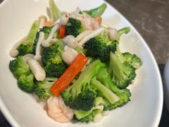 白玉菇西兰花爆大虾仁-吕氏焗小鲜•海鲜青岛菜(总店)