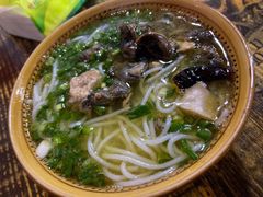 鸡汤米线-正宗李家土鸡米线店