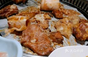 Freshly Sliced Grilled Meat
