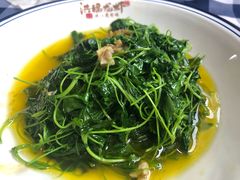 蚌肉金花菜-洪福龙虾