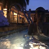 可以带孩子去海边玩沙子。酒店里的自助餐我觉得一般