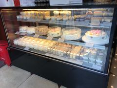 -红宝石·鲜奶小方·海派西点房(南丹店)