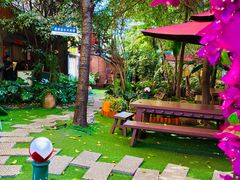 -月亮眼花园餐厅书吧酒吧