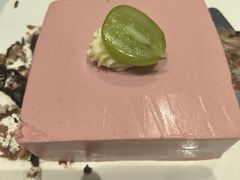 树莓青提奶油蛋糕-威珀斯酒店·珀萃美食餐厅