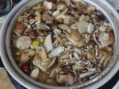 -东巴谷野生菌火锅餐厅