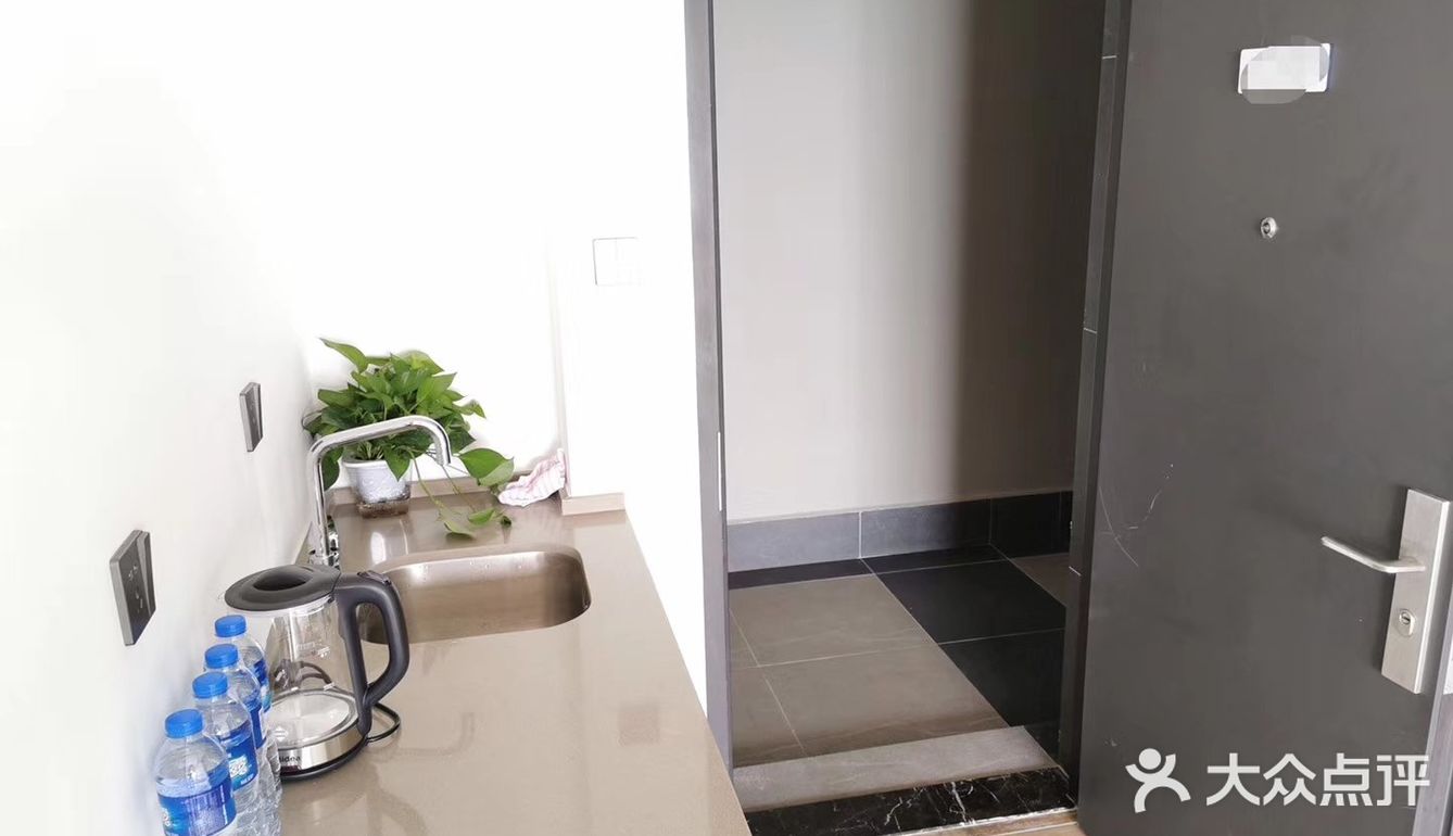 假期过去爽爽的，特别喜欢这海景，面朝大海，可以发呆