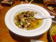 -老滇山寨•云南特色菜•地方菜•民族风情歌舞表演(金碧店)