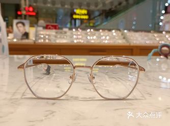 瞳距小度数高怎么办‖标准眼镜为您完美解决