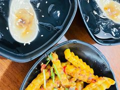 -鸿浩扒猪脚米线