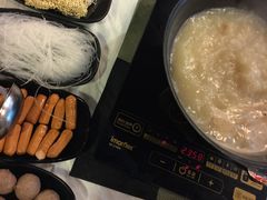 -鲜入围煮花胶鸡海鲜火锅